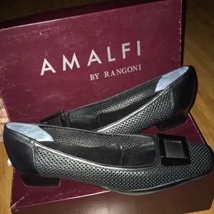 Black Amalfi by Rangoni flat dress shoe